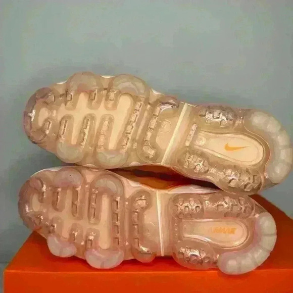 Nike Air Vapormax Plus Sneaker Shoes Guava Ice Rush Orange DQ8588-800 - Picture 2 of 6